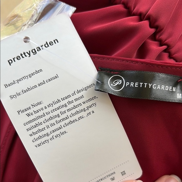 NWT Pretty Garden long Sleeve Elegant Red Dress Size Medium - Picture 4 of 4